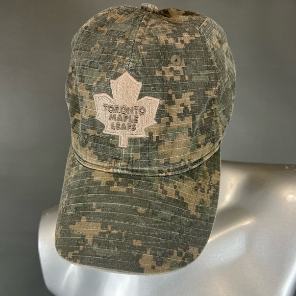 NHL Other - Toronto Maple Leafs Camo Hat